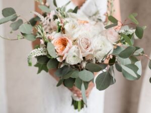 Cocktail Attire Wedding: A Guide to Dressing in Style for the Occasion