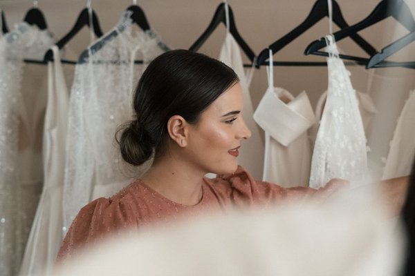 how to choose a wedding dress designer