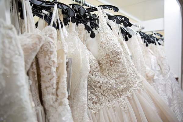 wedding dress sample sale tips