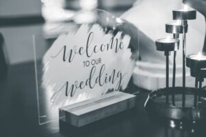Wedding Welcome Table Decor Ideas for a Stylish First Look